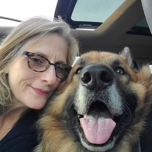 Meet your Posher, Roxanne